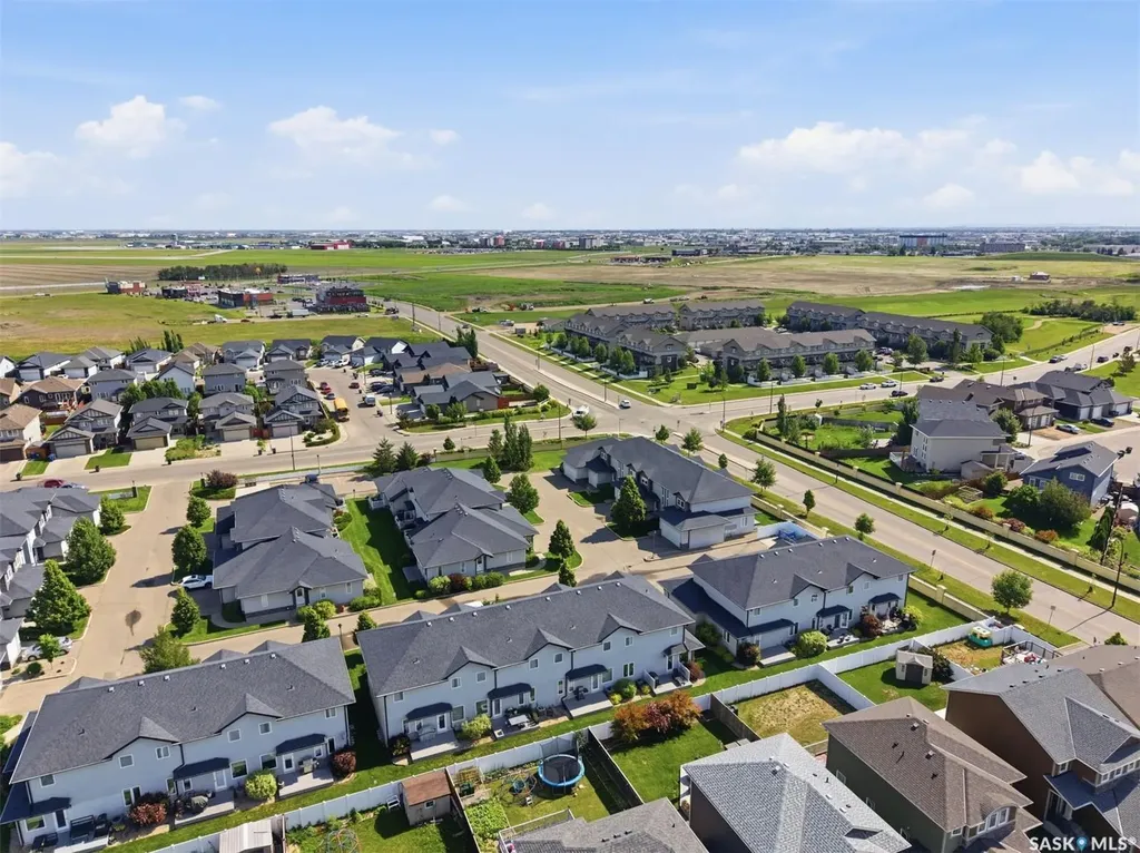547 East Hampton Boulevard Saskatoon SK S7R 0H8