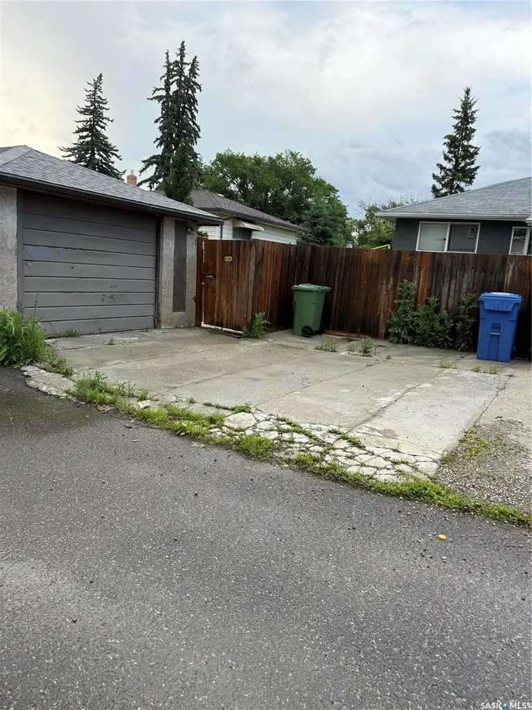 2160 Borden Street Regina SK S4N 2K8