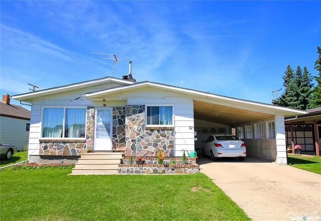32 Clarke Avenue Yorkton SK S3N 2M3