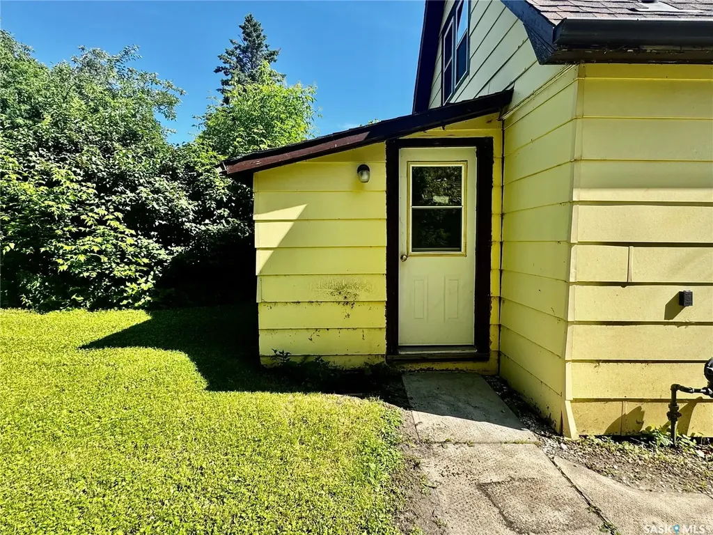 262 Third Avenue N Yorkton SK S3N 1C9