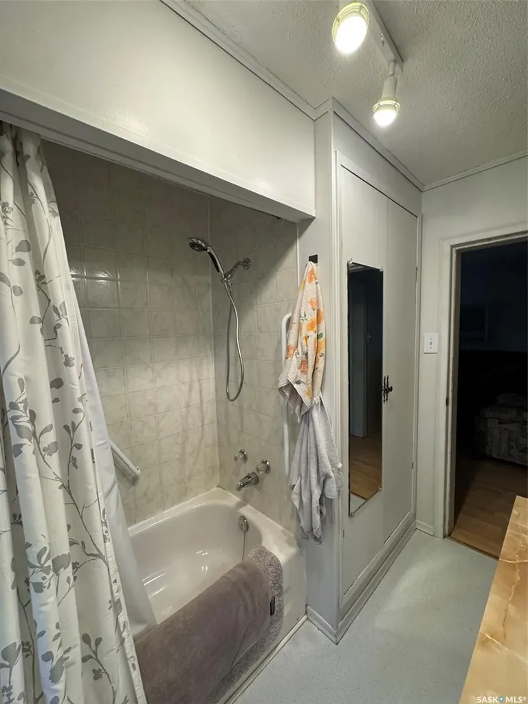 1351 108th Street North Battleford SK S9A 2B6