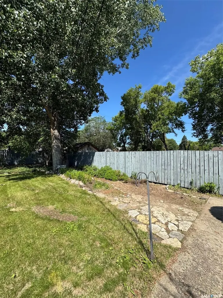 1351 108th Street North Battleford SK S9A 2B6