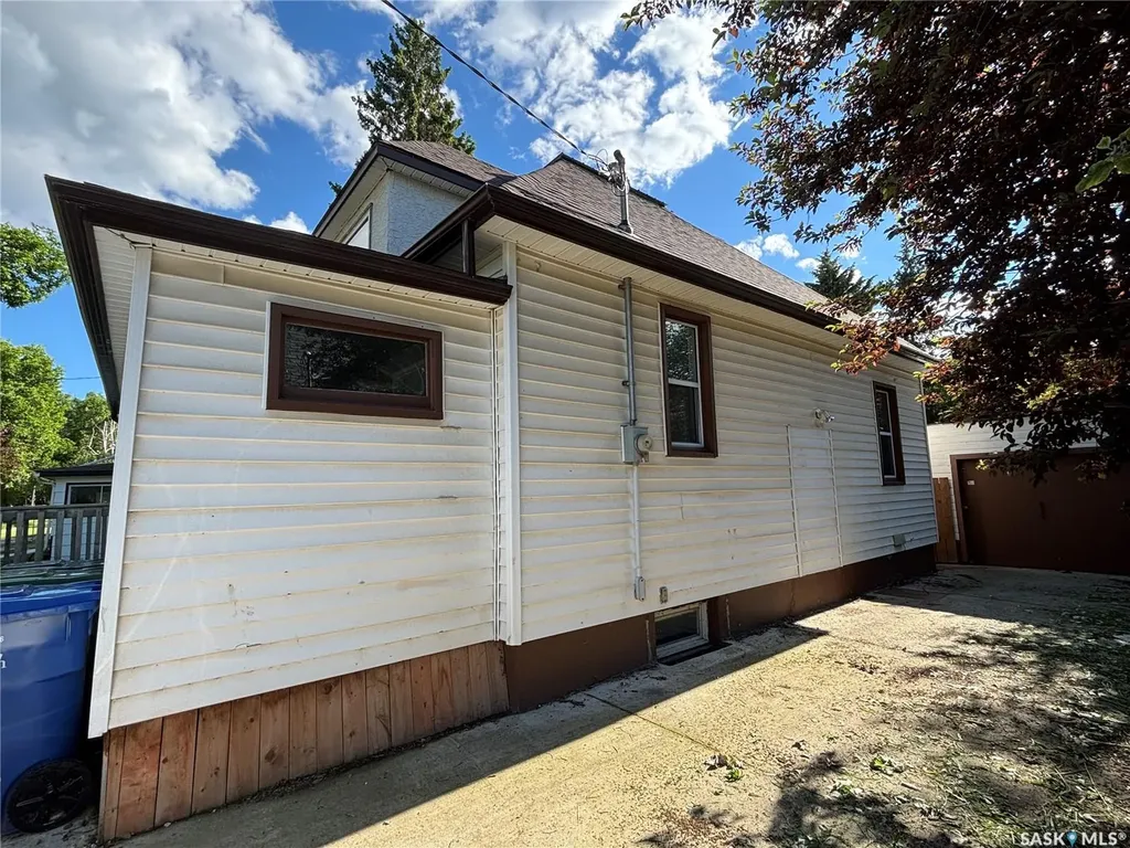 206 Second Avenue N Yorkton SK S3N 1G7
