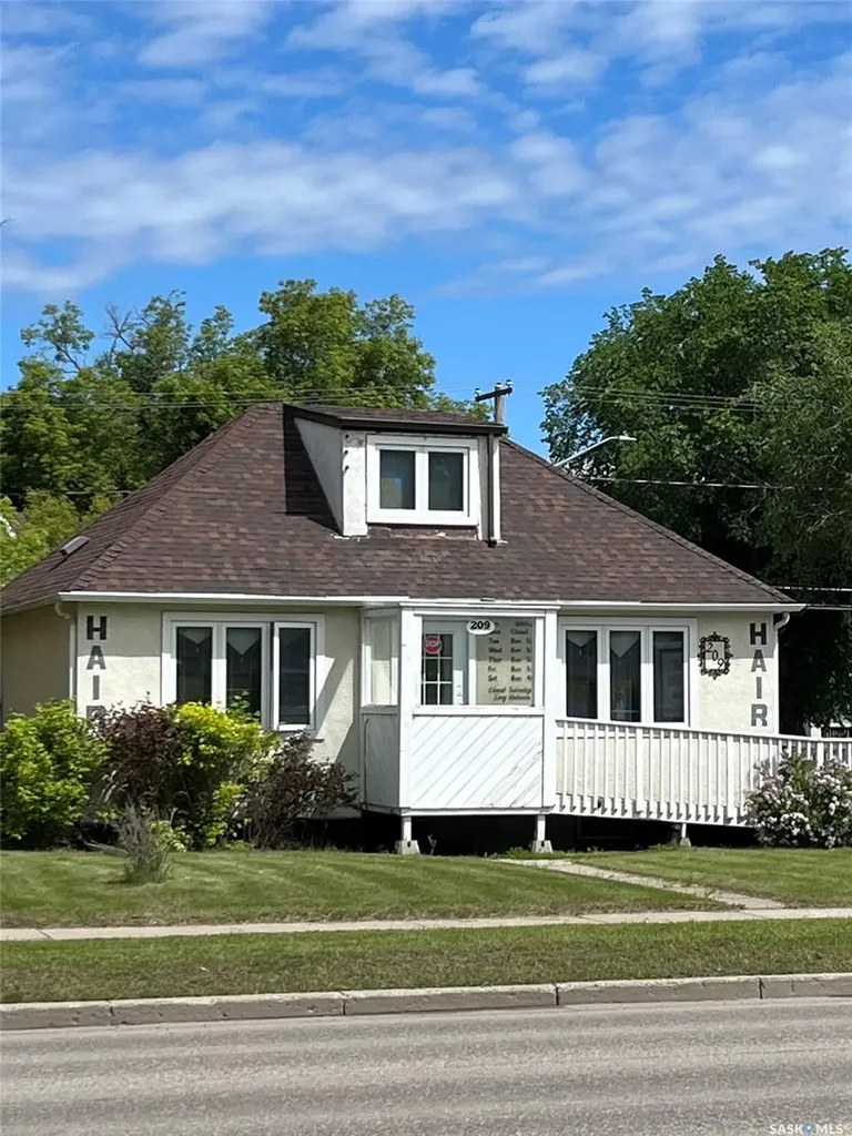 209 Broadway Street W Yorkton SK S3N 0M9