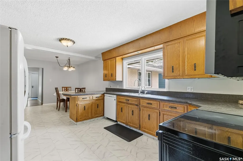 3226 Whitmore Avenue Regina SK S4S 1B9
