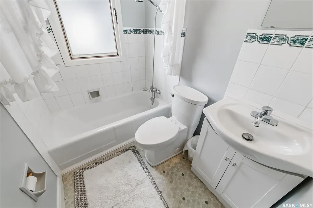 3226 Whitmore Avenue Regina SK S4S 1B9