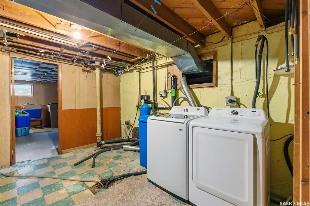 3226 Whitmore Avenue Regina SK S4S 1B9
