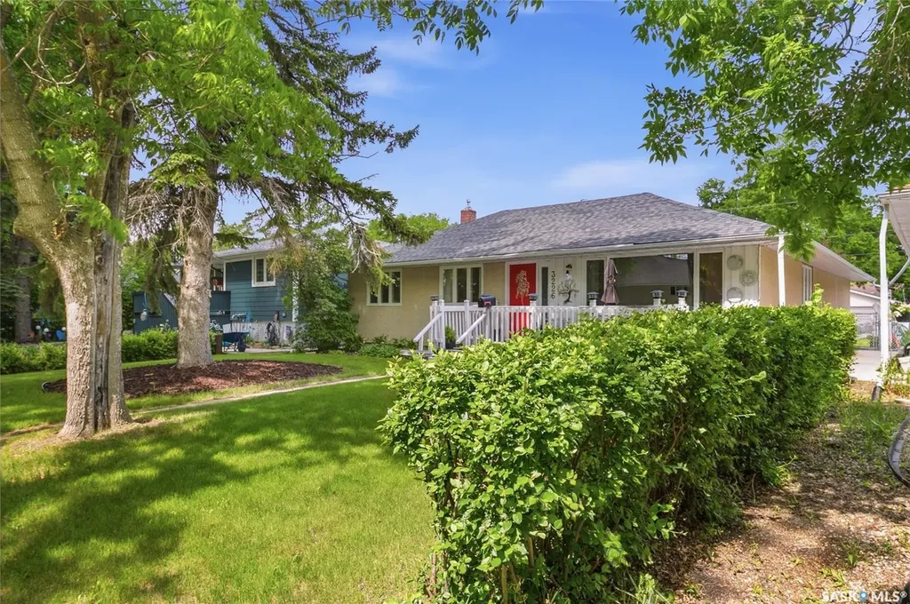 3226 Whitmore Avenue Regina SK S4S 1B9