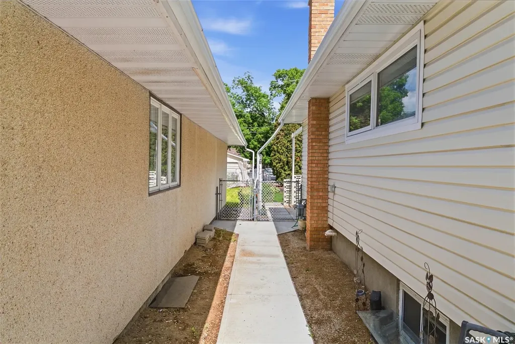 3226 Whitmore Avenue Regina SK S4S 1B9