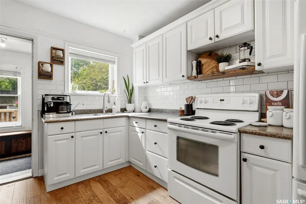 2022 Montague Street Regina SK S4T 3J7