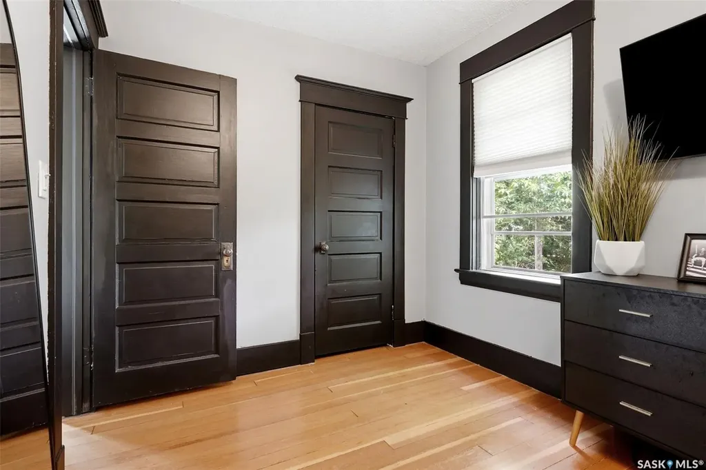 2022 Montague Street Regina SK S4T 3J7