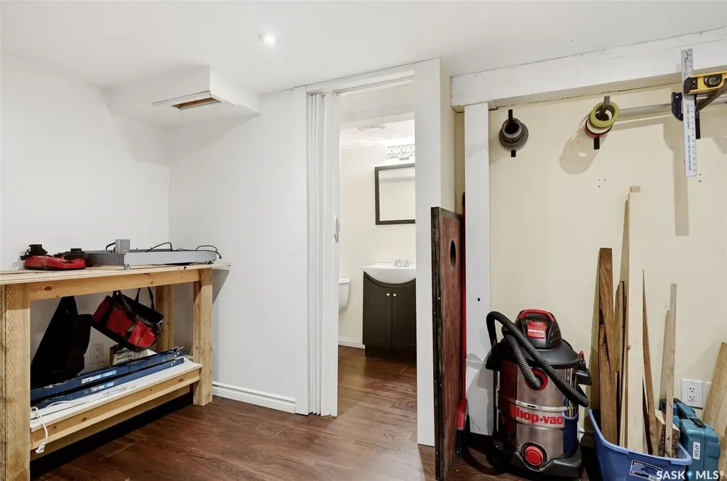 2022 Montague Street Regina SK S4T 3J7