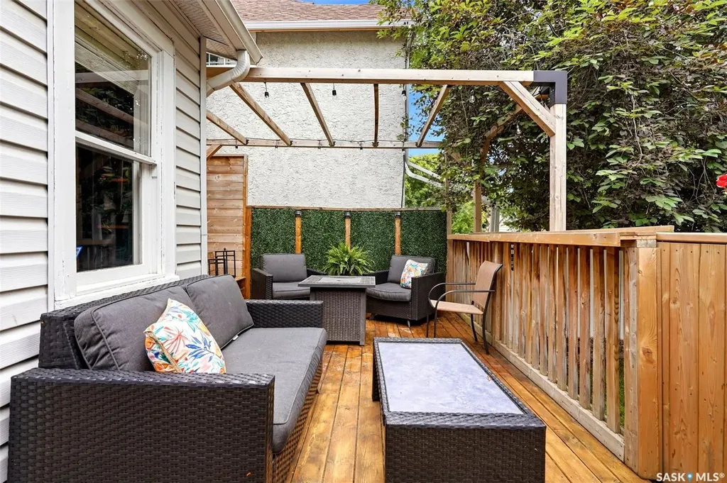 2022 Montague Street Regina SK S4T 3J7