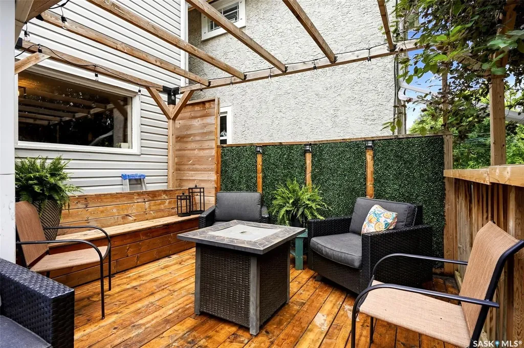 2022 Montague Street Regina SK S4T 3J7