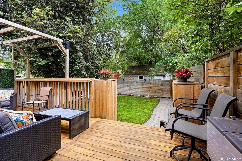 2022 Montague Street Regina SK S4T 3J7