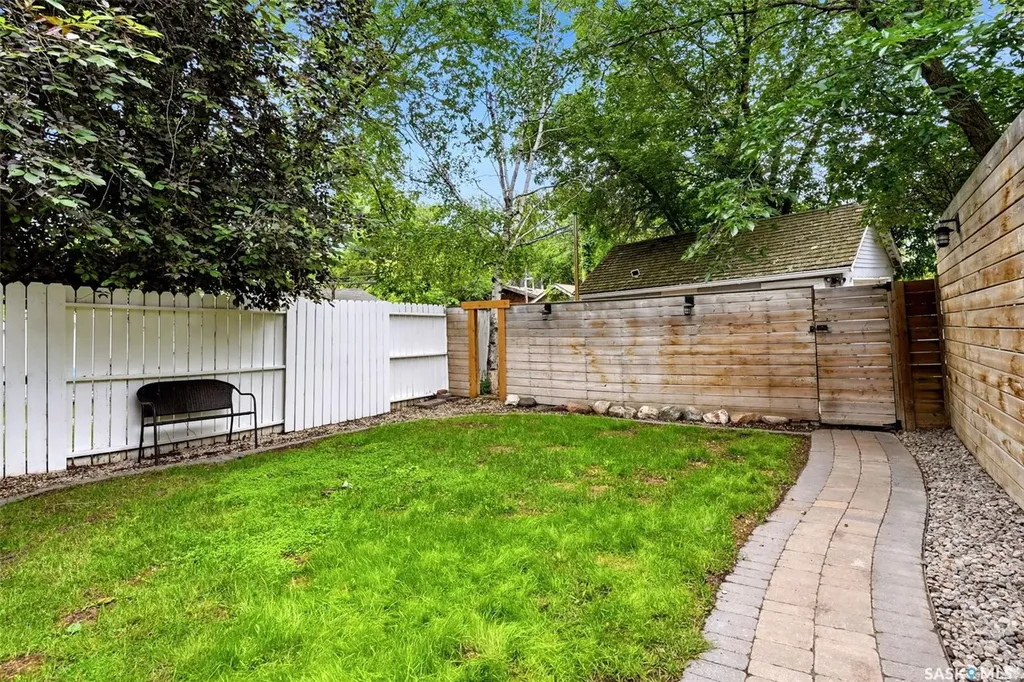 2022 Montague Street Regina SK S4T 3J7