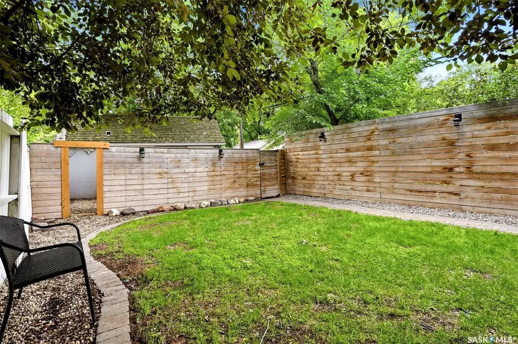2022 Montague Street Regina SK S4T 3J7
