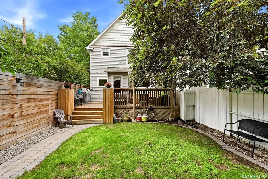 2022 Montague Street Regina SK S4T 3J7