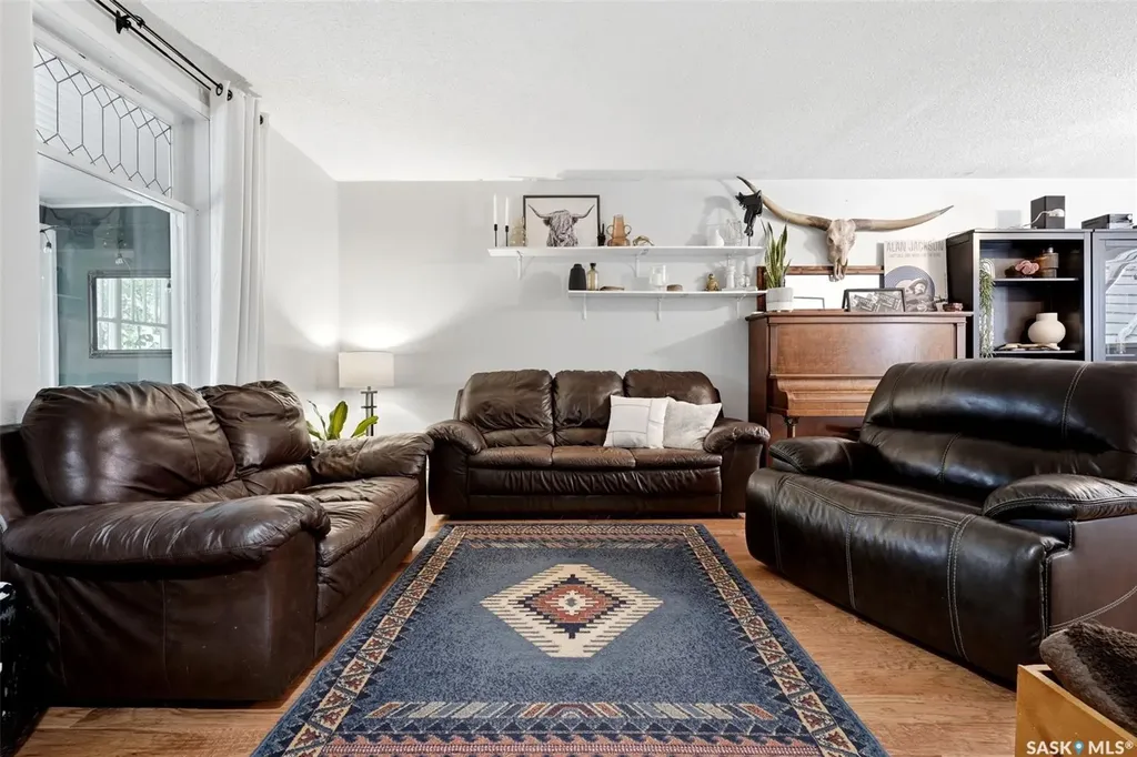 2022 Montague Street Regina SK S4T 3J7