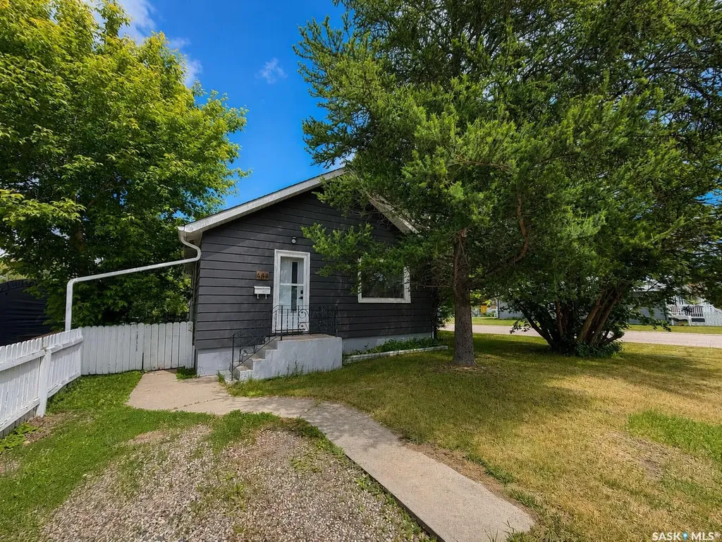 684 8th Street E Prince Albert SK S6V 0W7
