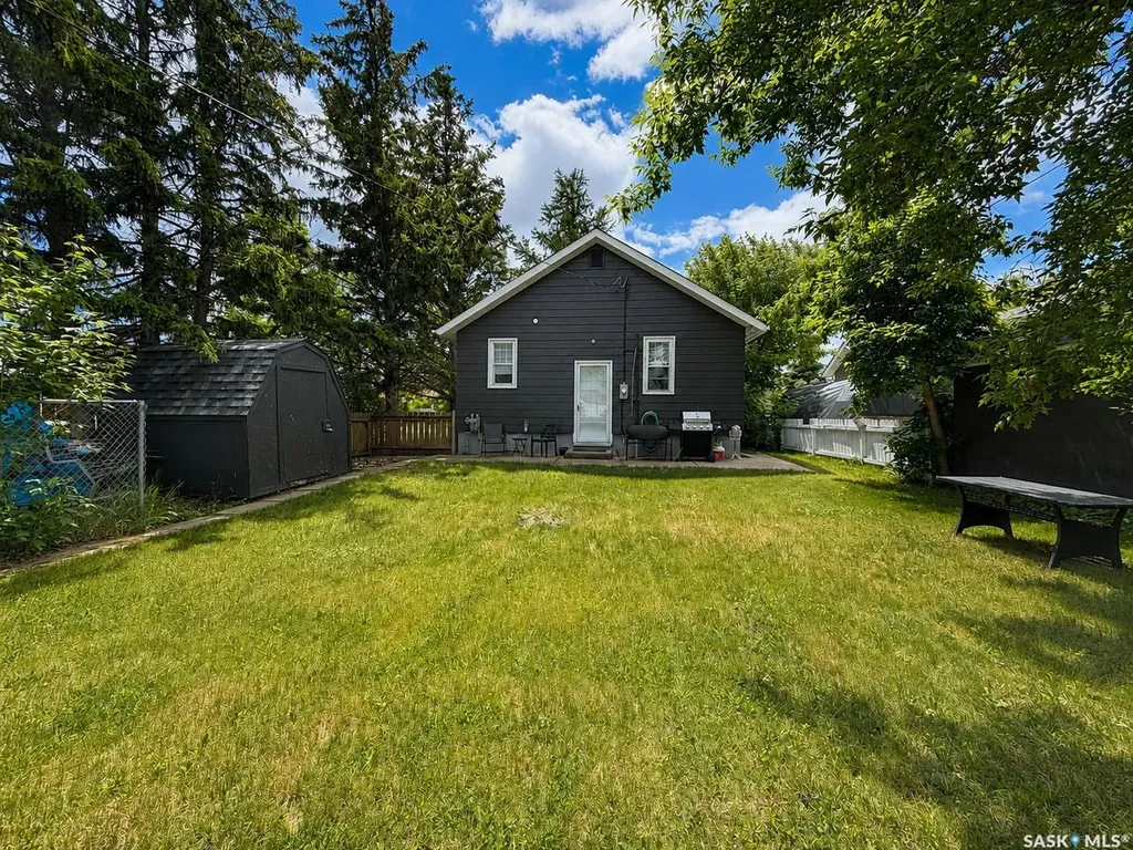 684 8th Street E Prince Albert SK S6V 0W7