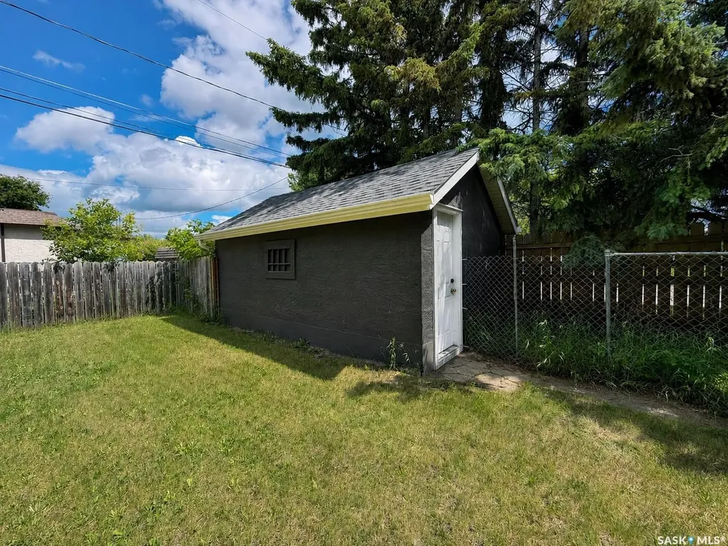 684 8th Street E Prince Albert SK S6V 0W7