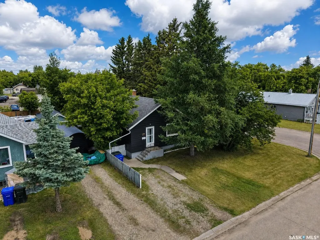 684 8th Street E Prince Albert SK S6V 0W7
