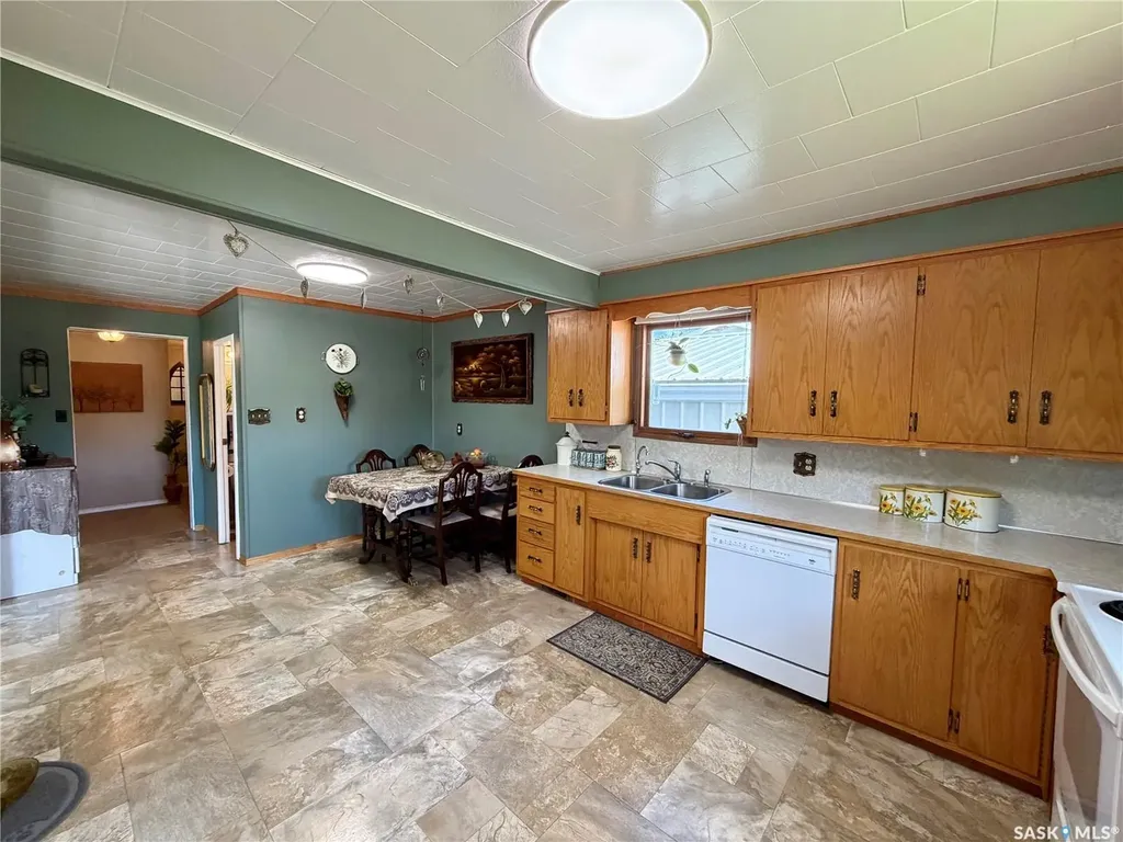 220 2nd Street W Carnduff SK S0C 0S0
