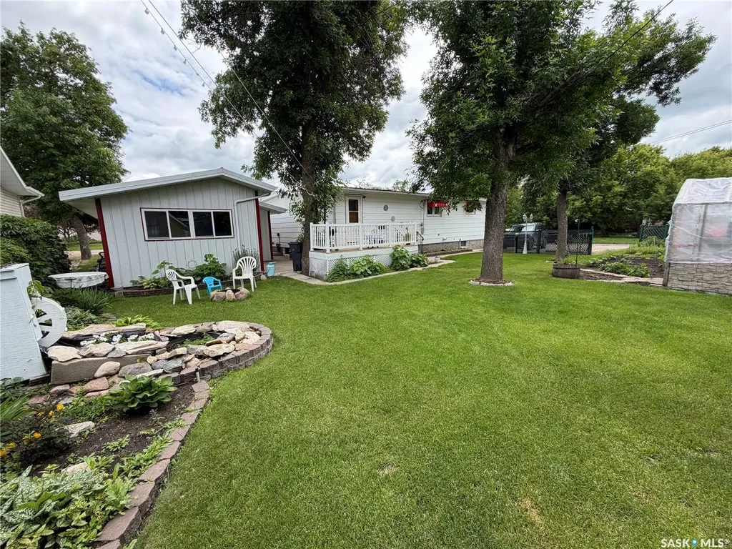 220 2nd Street W Carnduff SK S0C 0S0