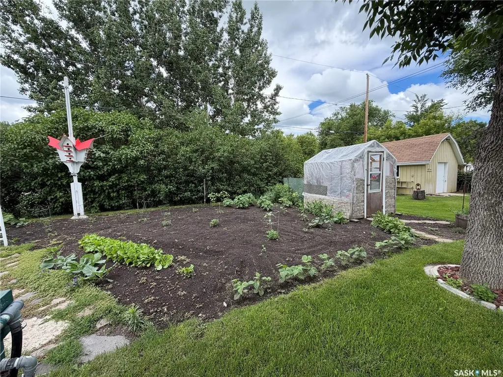 220 2nd Street W Carnduff SK S0C 0S0