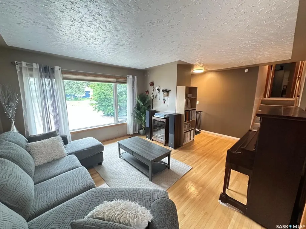 19 Sampson Place Regina SK S4R 4R5