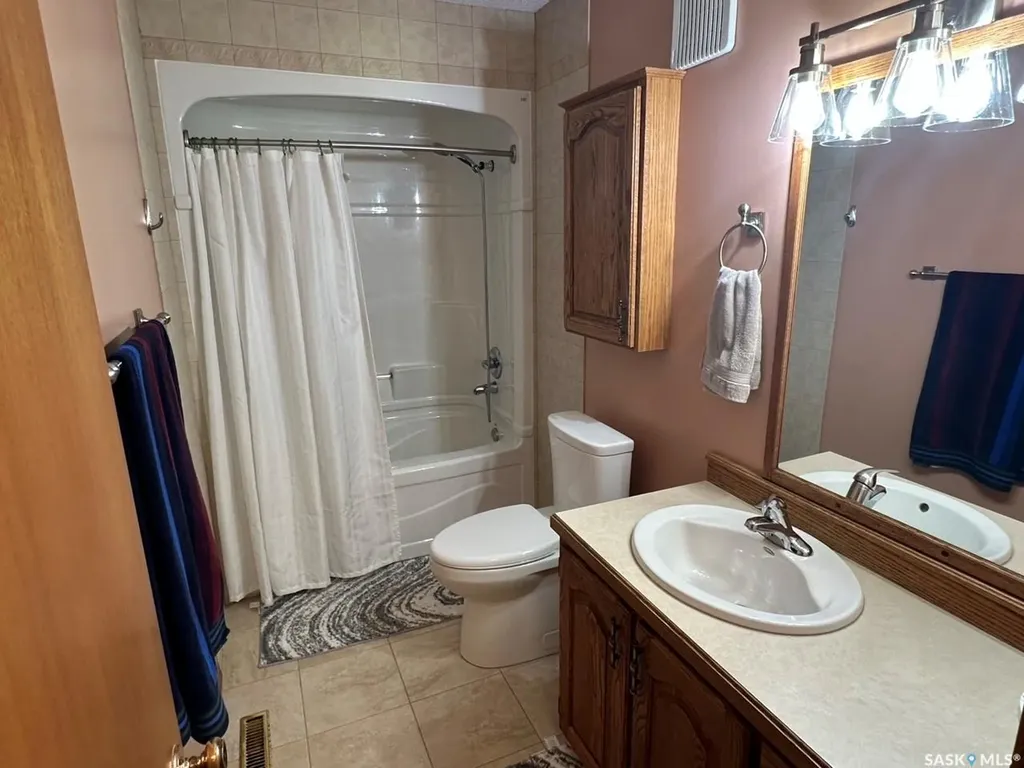19 Sampson Place Regina SK S4R 4R5
