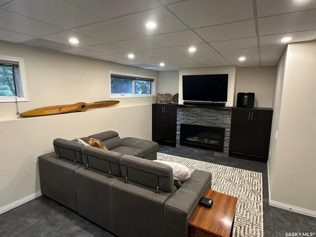 19 Sampson Place Regina SK S4R 4R5