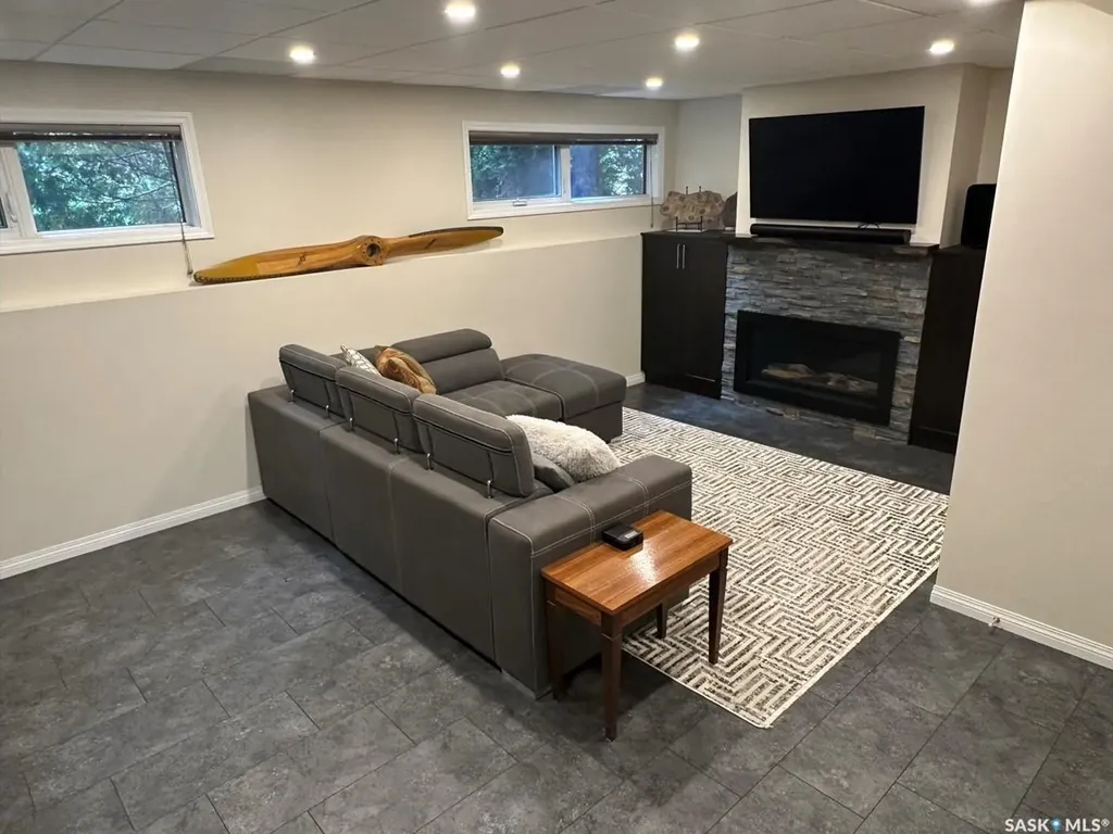 19 Sampson Place Regina SK S4R 4R5
