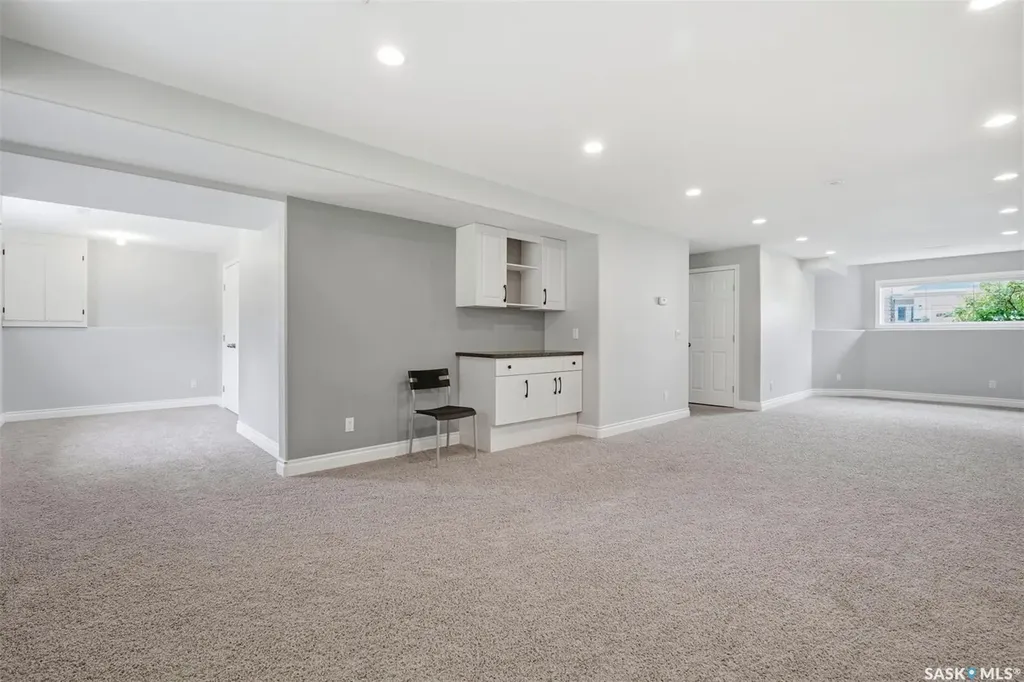 223 Trimble Lane Saskatoon SK S7W 0C9