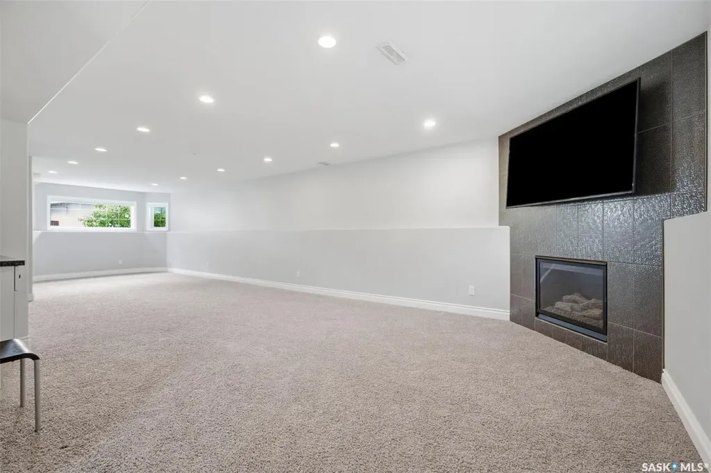 223 Trimble Lane Saskatoon SK S7W 0C9