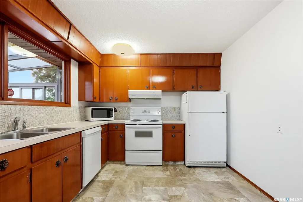 21 Bateman Crescent Saskatoon SK S7H 3C3