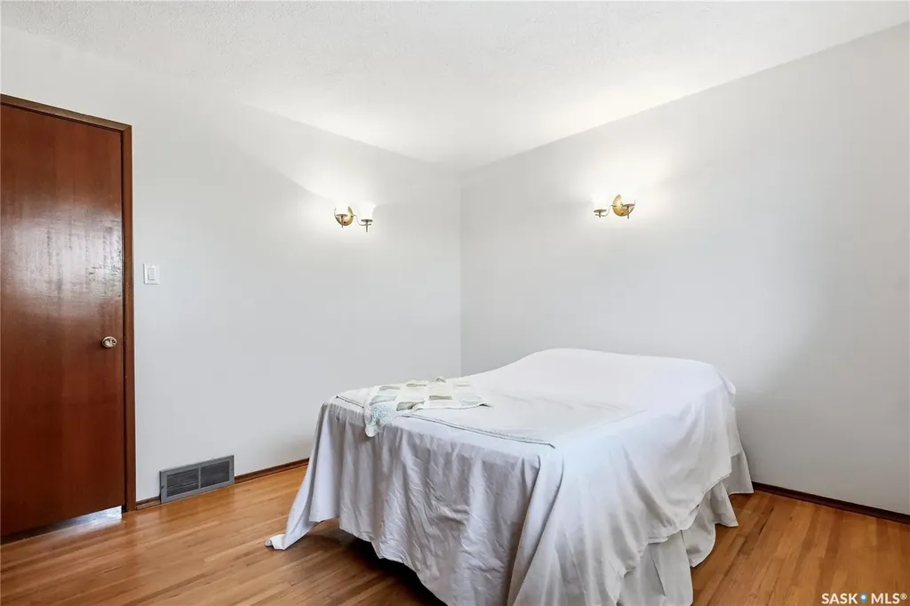 21 Bateman Crescent Saskatoon SK S7H 3C3