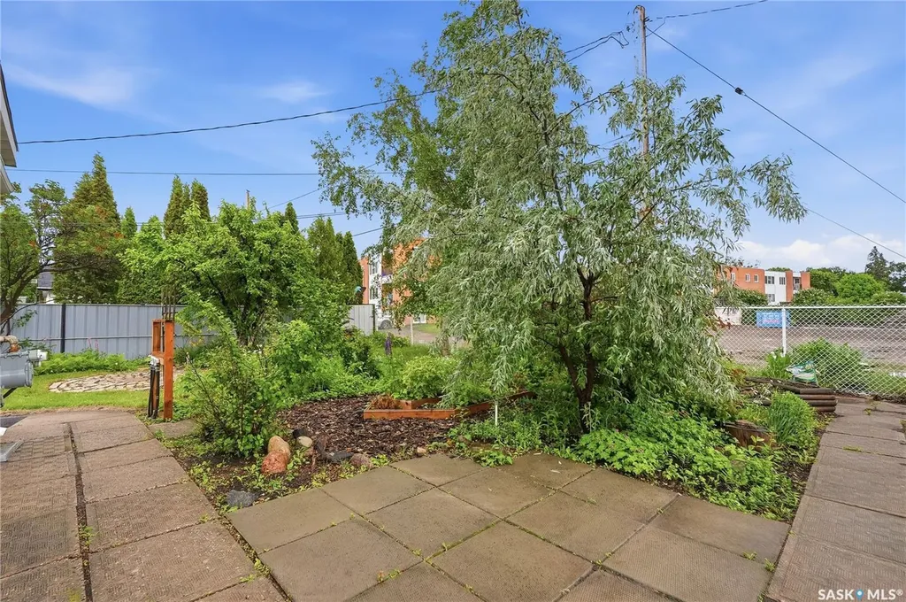 21 Bateman Crescent Saskatoon SK S7H 3C3