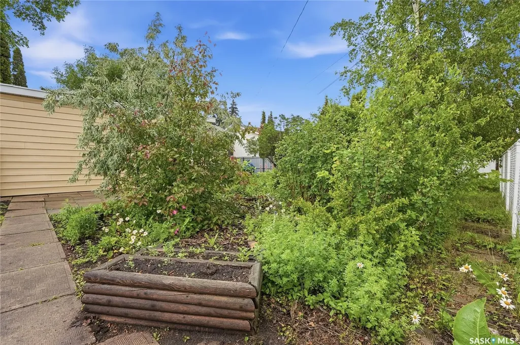 21 Bateman Crescent Saskatoon SK S7H 3C3