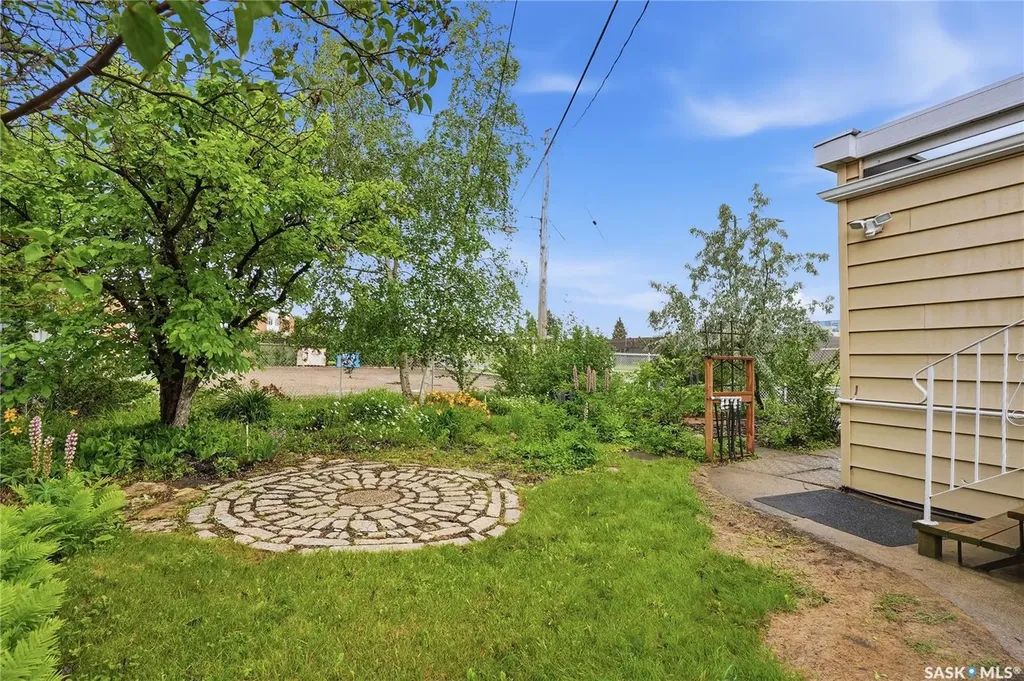 21 Bateman Crescent Saskatoon SK S7H 3C3