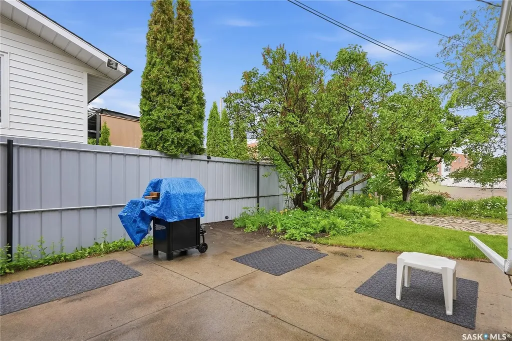 21 Bateman Crescent Saskatoon SK S7H 3C3