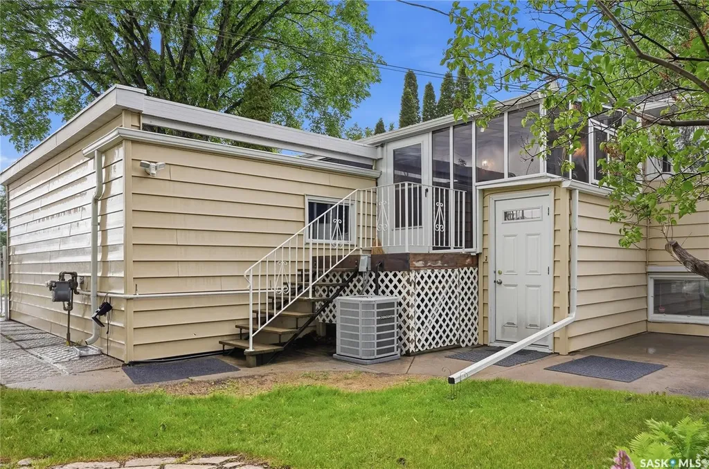 21 Bateman Crescent Saskatoon SK S7H 3C3