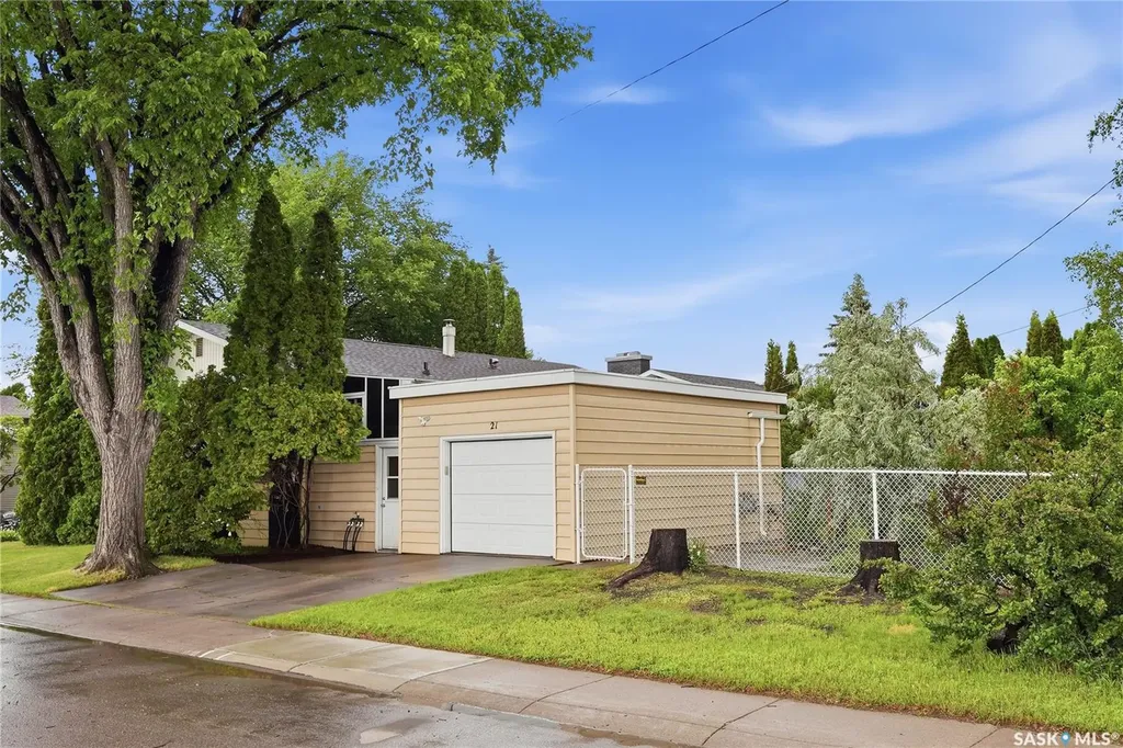 21 Bateman Crescent Saskatoon SK S7H 3C3