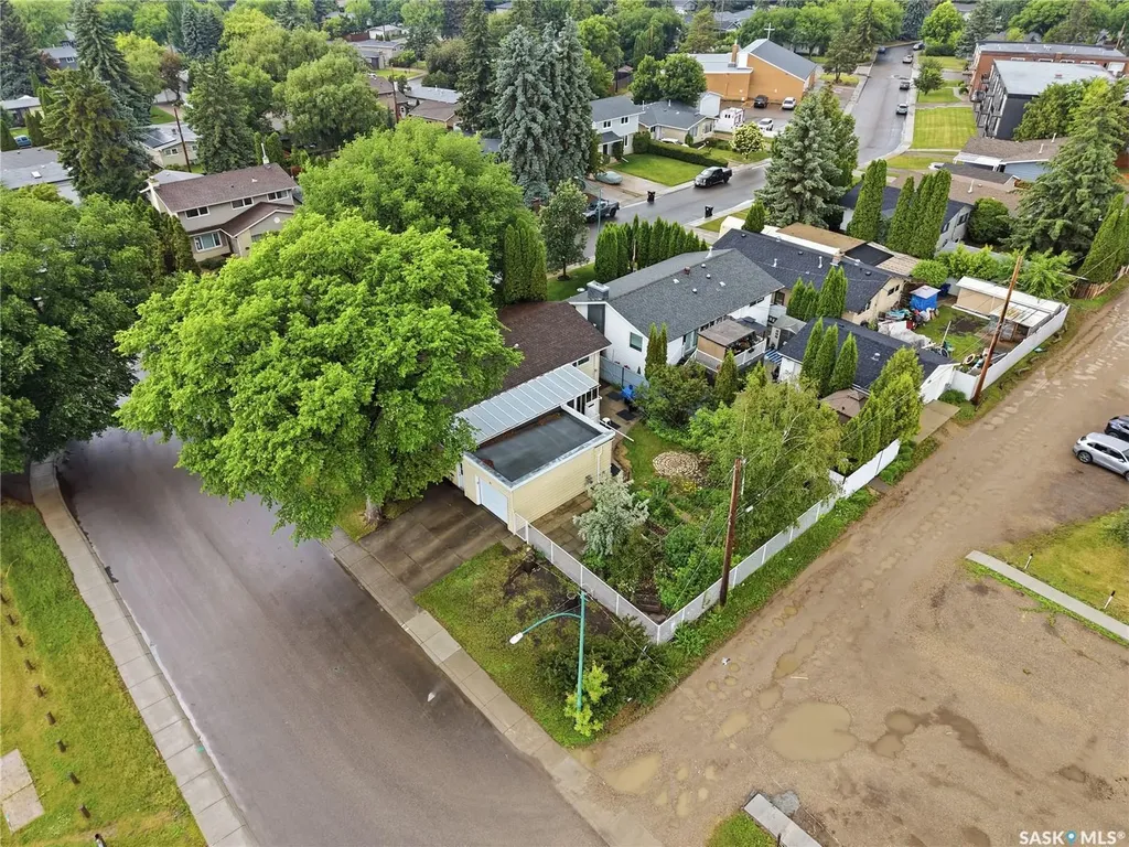 21 Bateman Crescent Saskatoon SK S7H 3C3