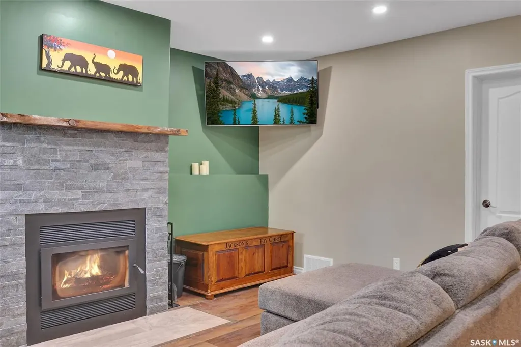 4903 Mctavish Street Regina SK S4S 6S9