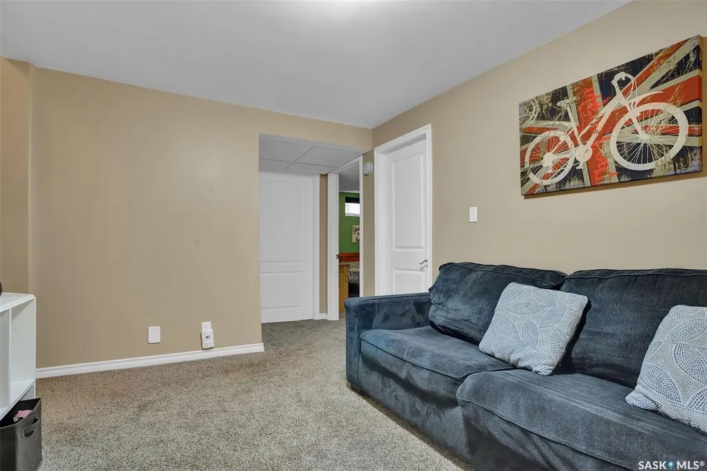 4903 Mctavish Street Regina SK S4S 6S9