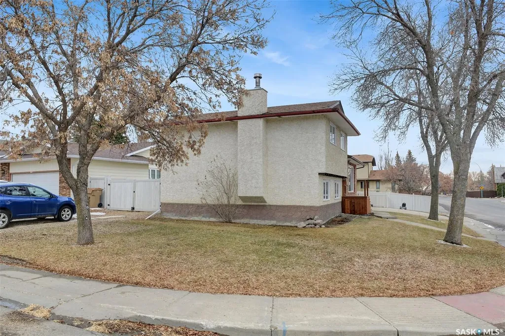 4903 Mctavish Street Regina SK S4S 6S9