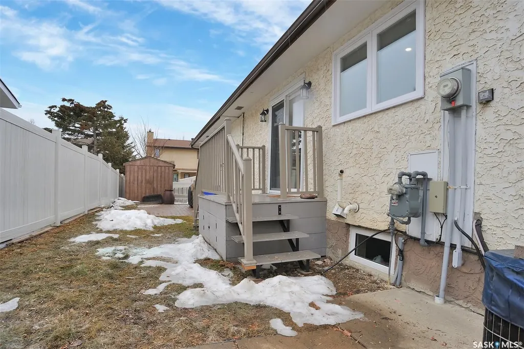 4903 Mctavish Street Regina SK S4S 6S9