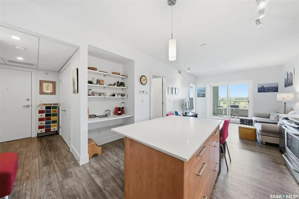 409 B Avenue S Saskatoon SK S7M 5M8